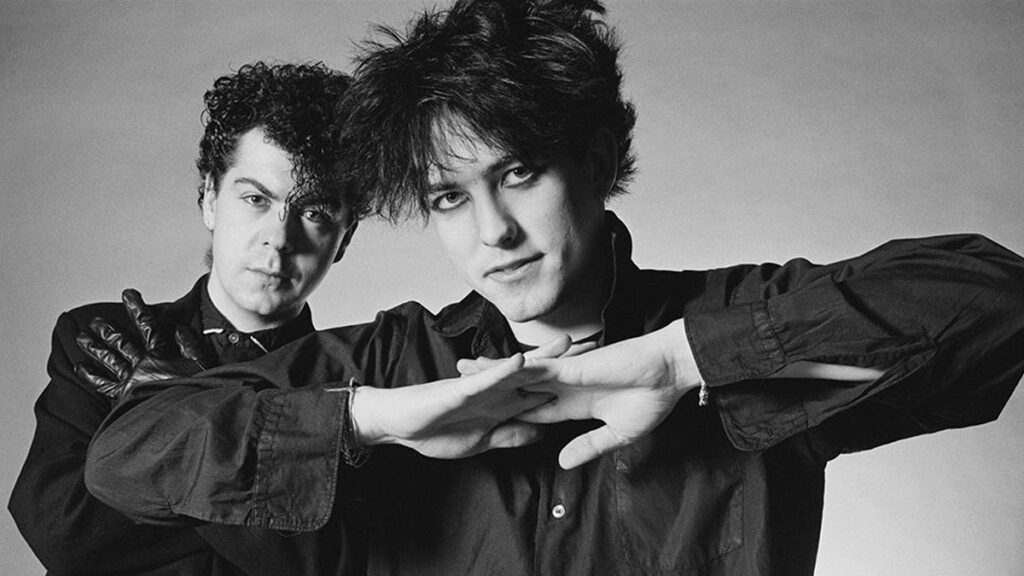 Cured: Lol Tolhurst abre a alma e os bastidores do The Cure