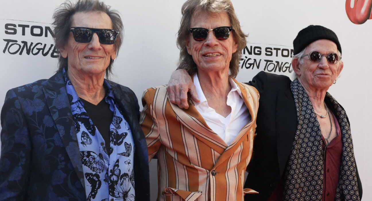 Três integrantes originais dos Rollings Stones posam para a foto