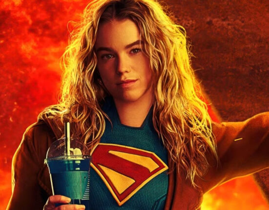 Supergirl com Milly Alcock como protagonista.