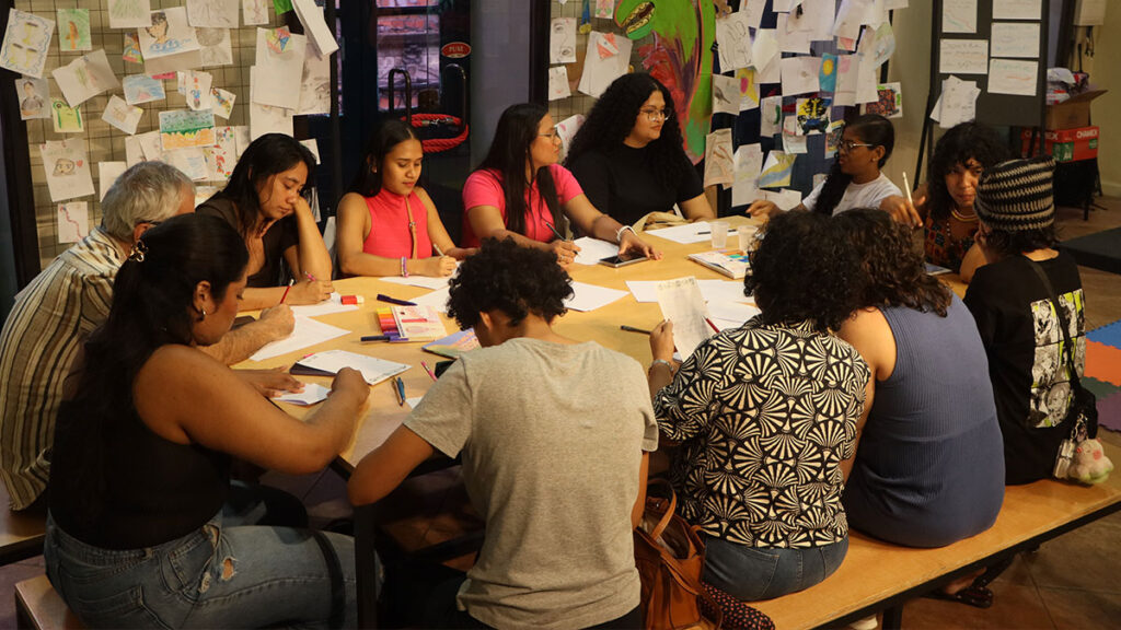 Artistas de quadrinhos em Belém organizando eventos e oficinas.