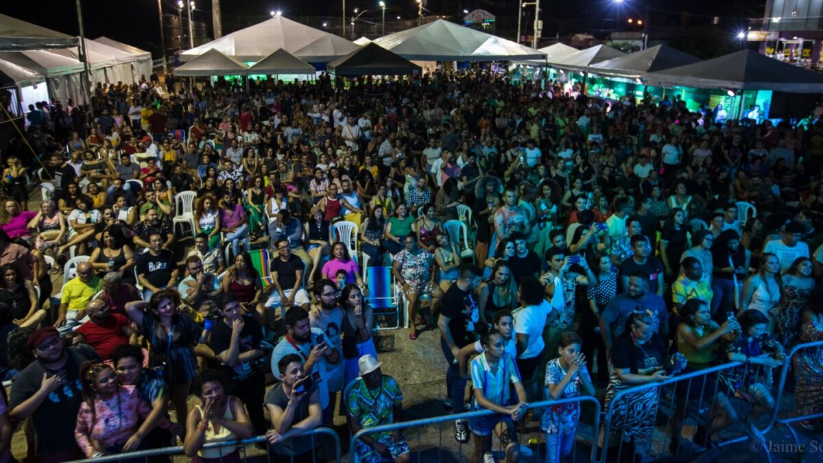 Imagem do XII Festival da Canção da Transamazônica, destacando a Concha Acústica Silvino Pantoja em Altamira.