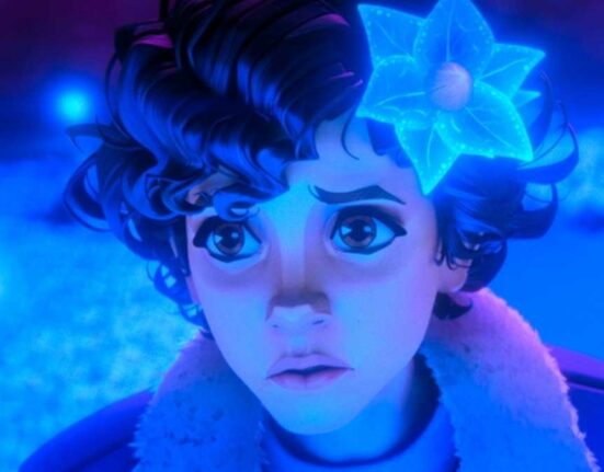 Flores misteriosas em Stranger Things: Histórias de 85 com ameaças sobrenaturais.